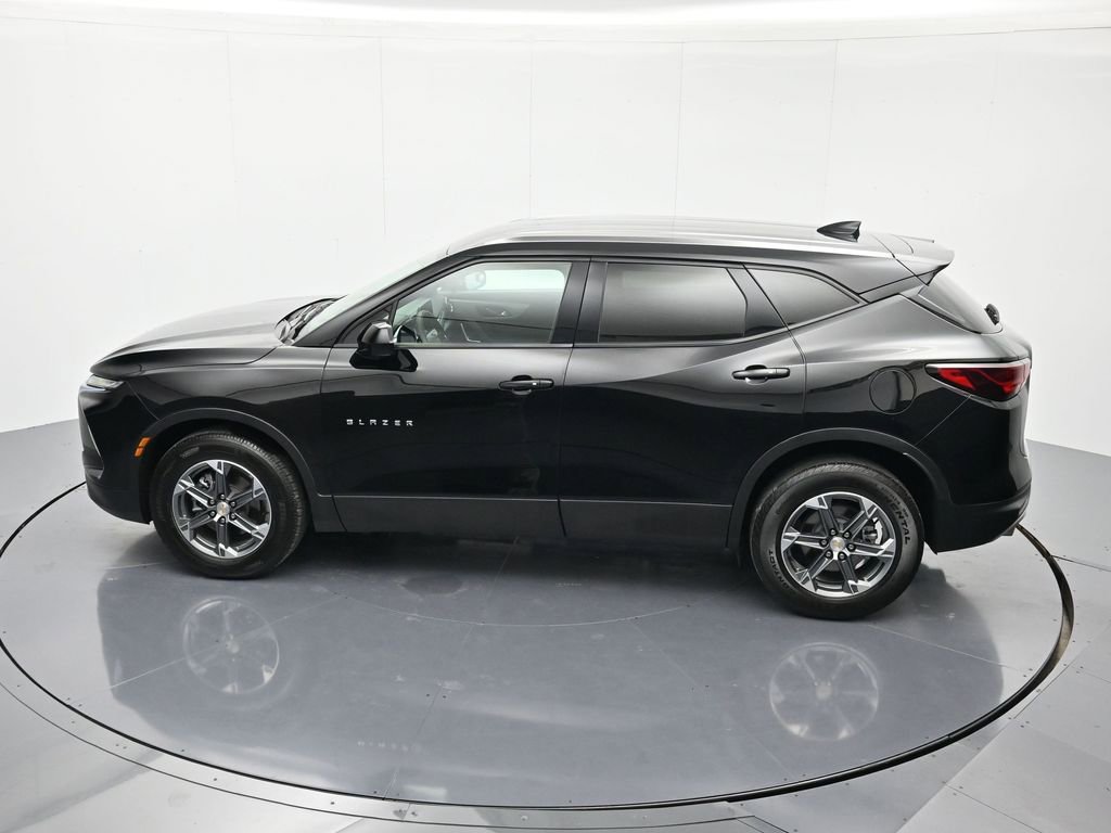 Used 2025 Chevrolet Blazer LT image 35