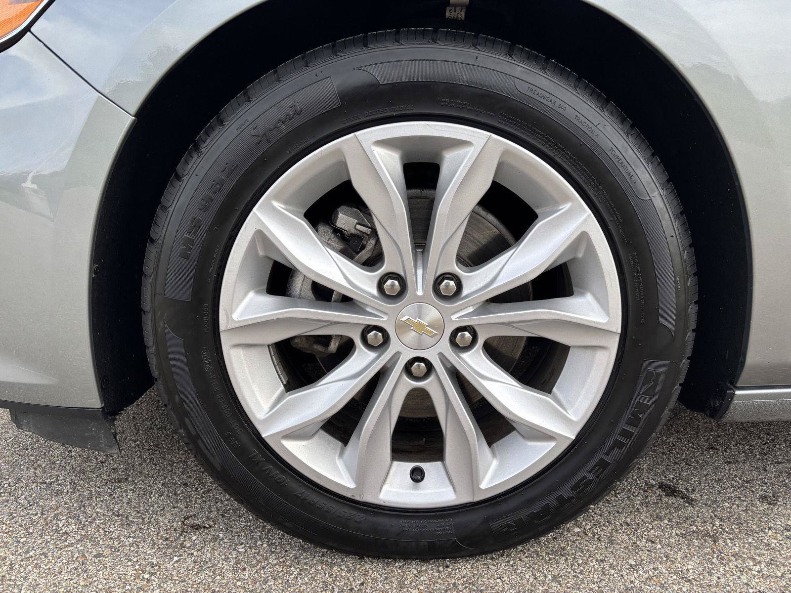 Used 2024 Chevrolet Malibu LT FWD image 7