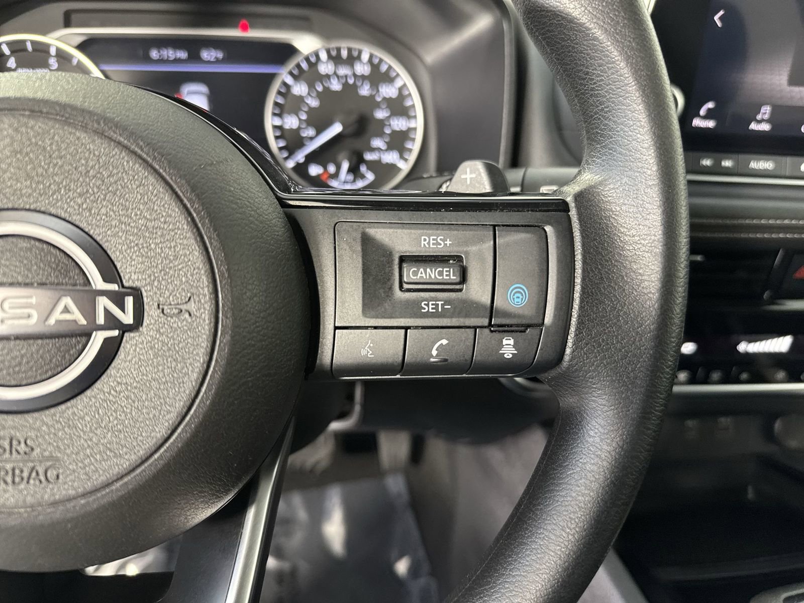 Used 2022 Nissan Rogue SV image 13