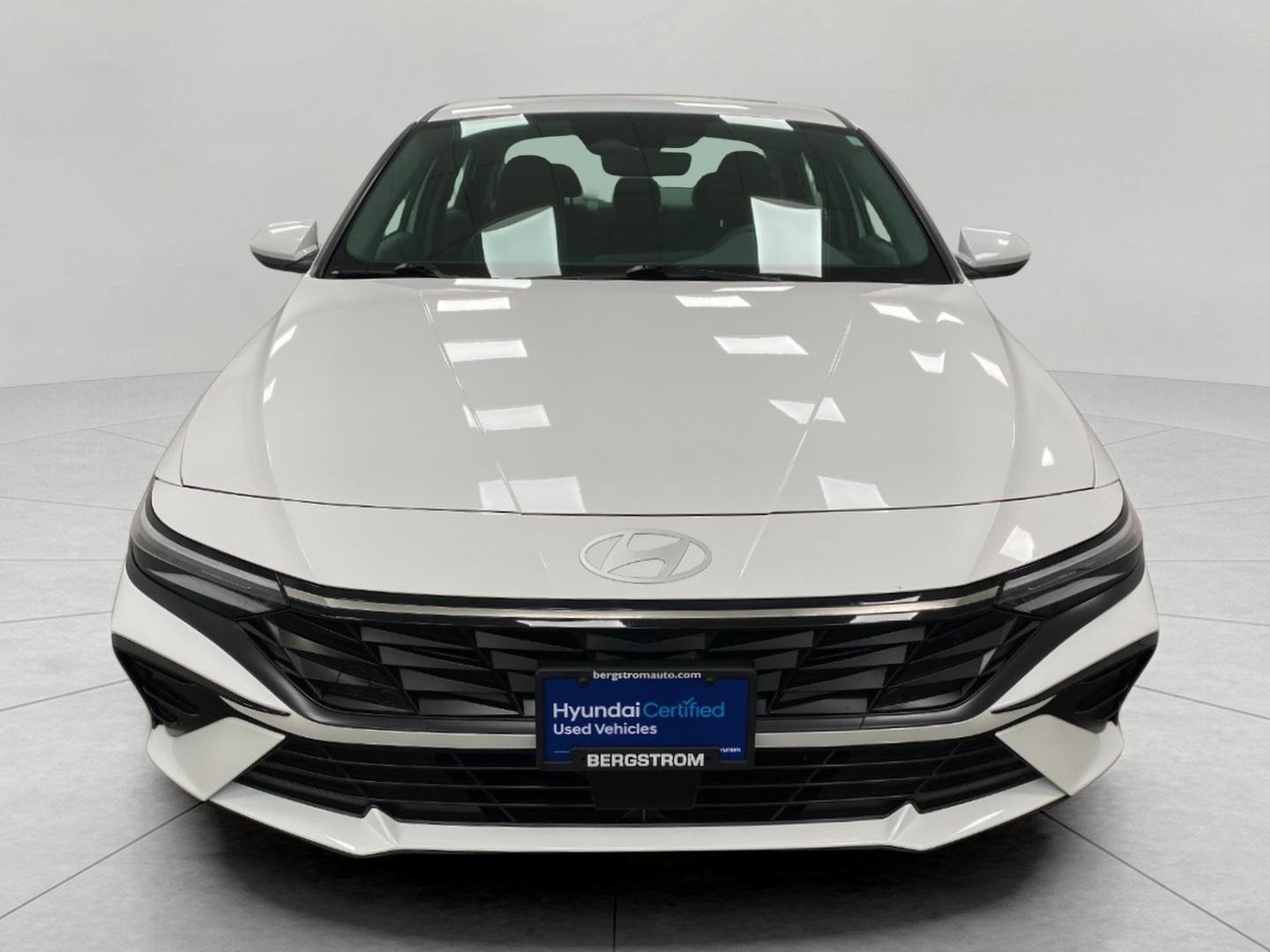 Certified 2024 Hyundai Elantra SEL w/ Convenience Package image 9