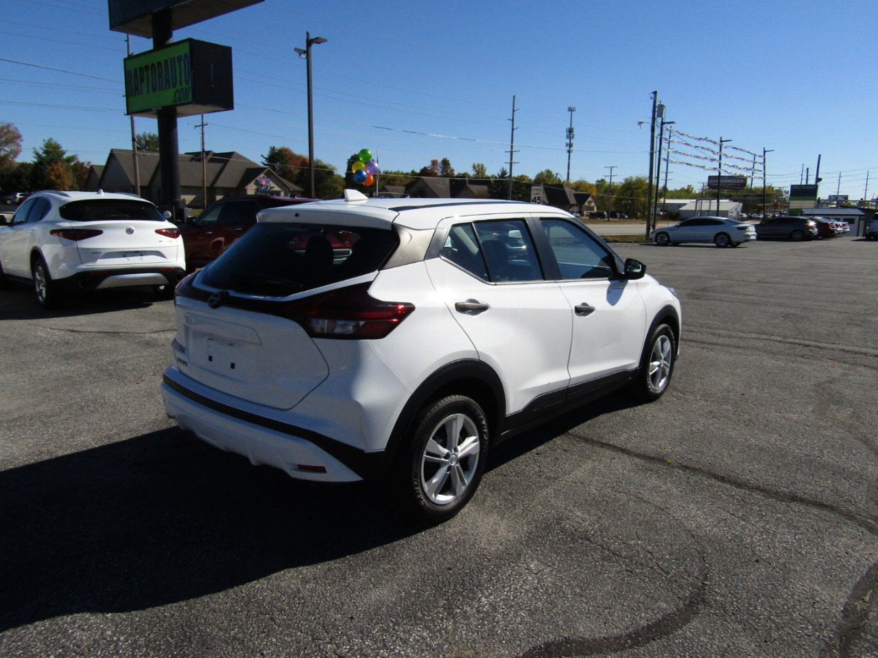 Used 2023 Nissan Kicks S image 7