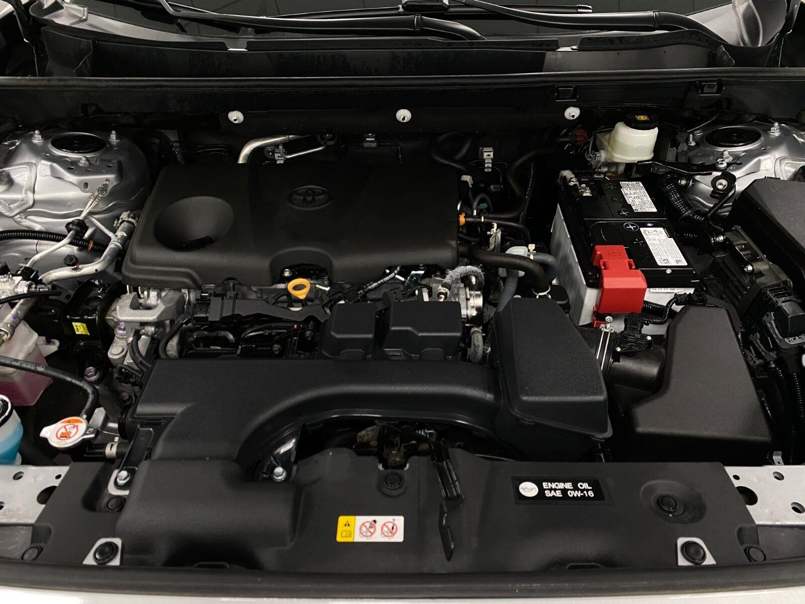 Used 2025 Toyota RAV4 XLE AWD/4WD image 11