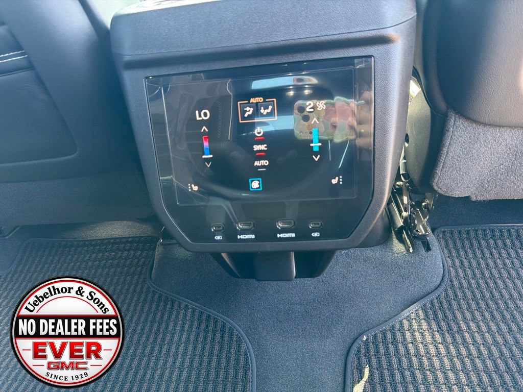 New 2026 GMC Yukon Denali Ultimate AWD/4WD image 8