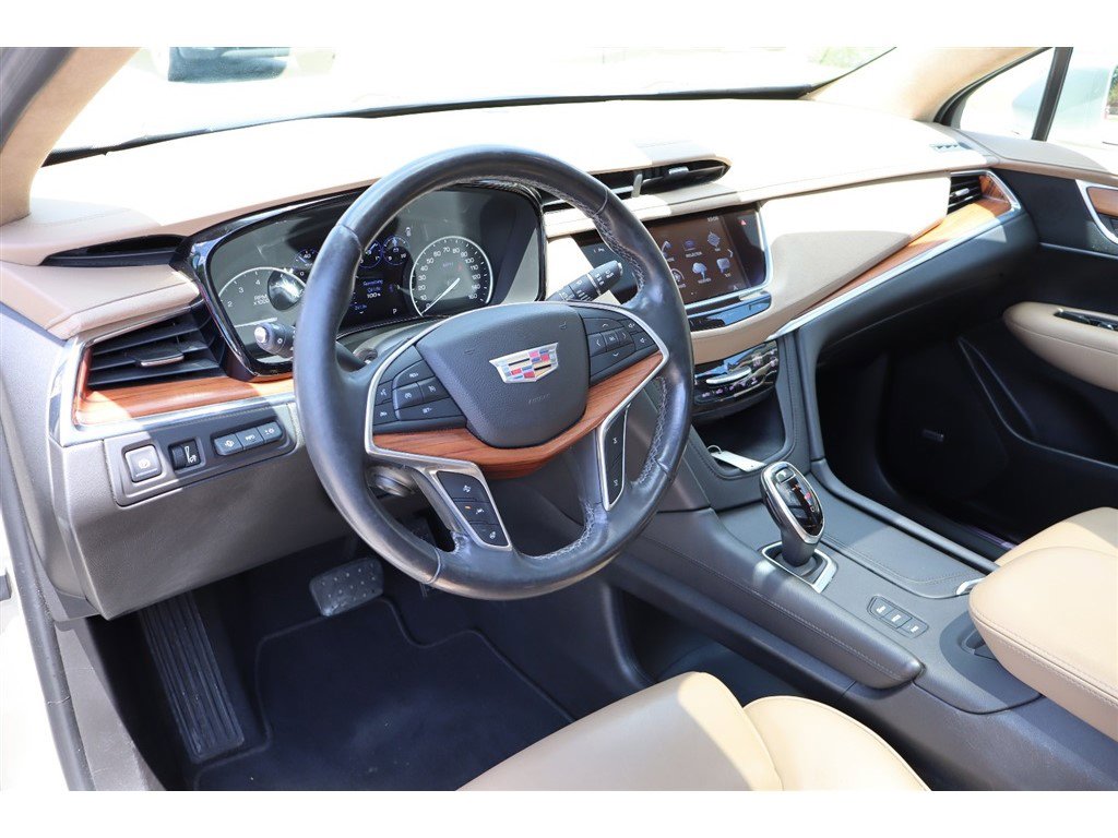 Used 2017 Cadillac XT5 Platinum AWD/4WD image 17