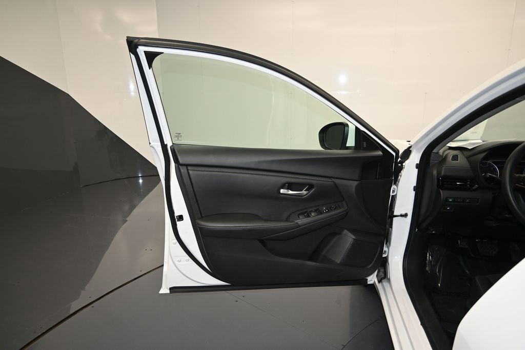 Certified 2024 Nissan Sentra SV FWD image 10