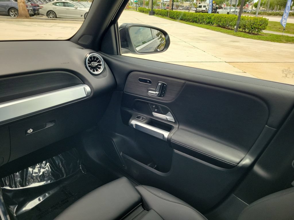 Used 2023 Mercedes-Benz GLB 250 4MATIC image 15