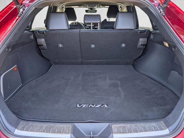 Used 2022 Toyota Venza XLE AWD/4WD image 6