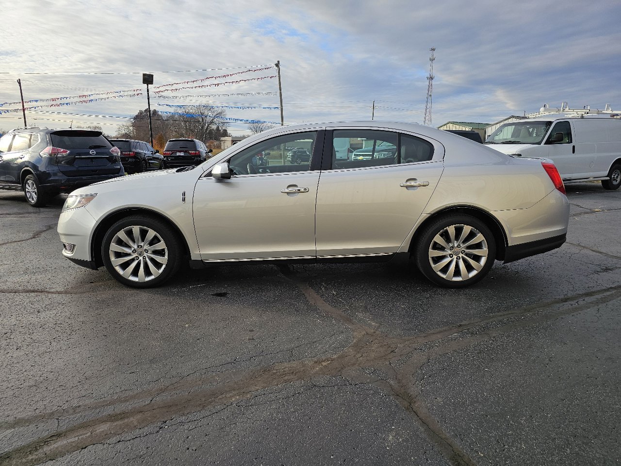 Used 2014 Lincoln MKS image 32