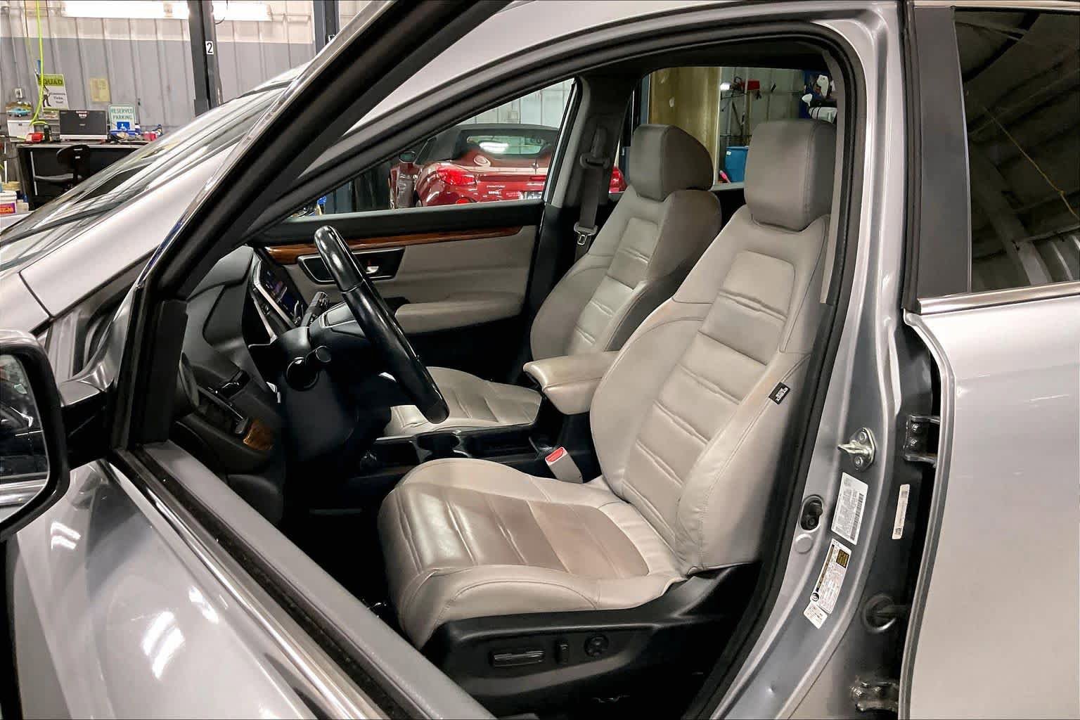 Used 2017 Honda CR-V Touring image 8