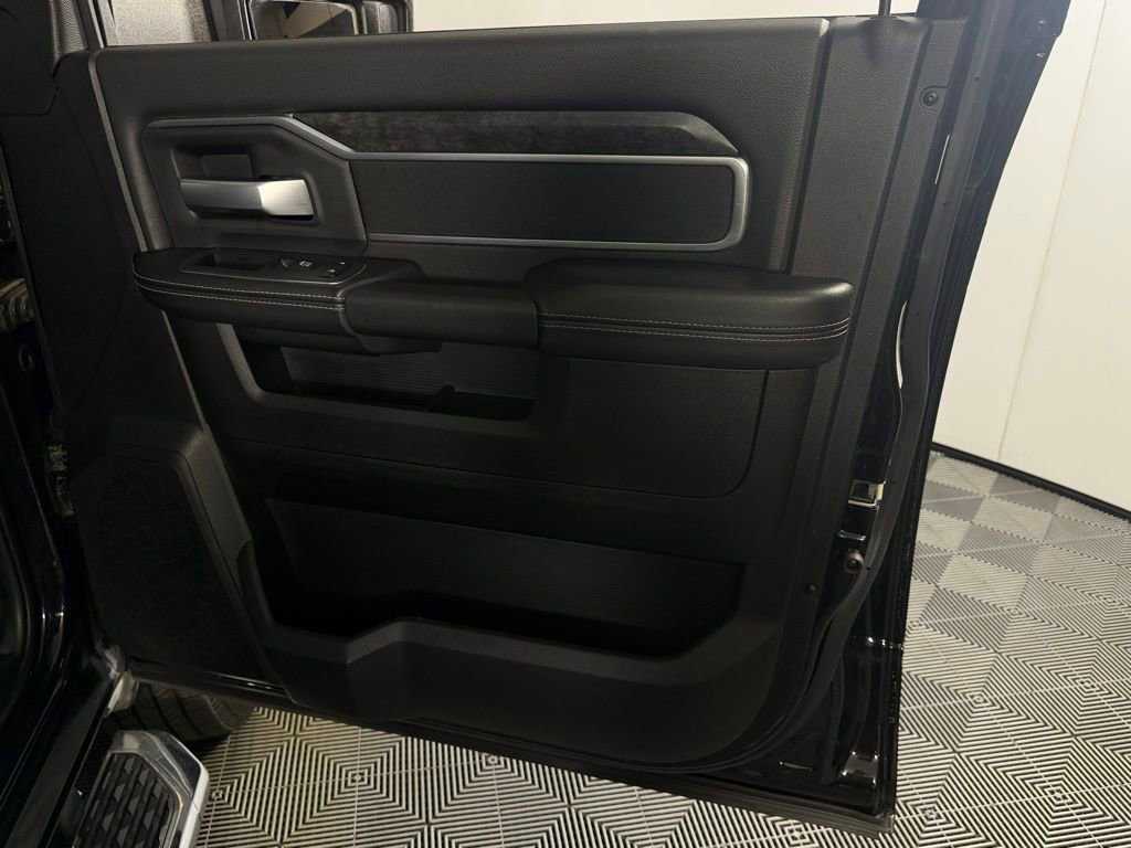 Used 2024 RAM 2500 Big Horn w/ Bed Utility Group image 32