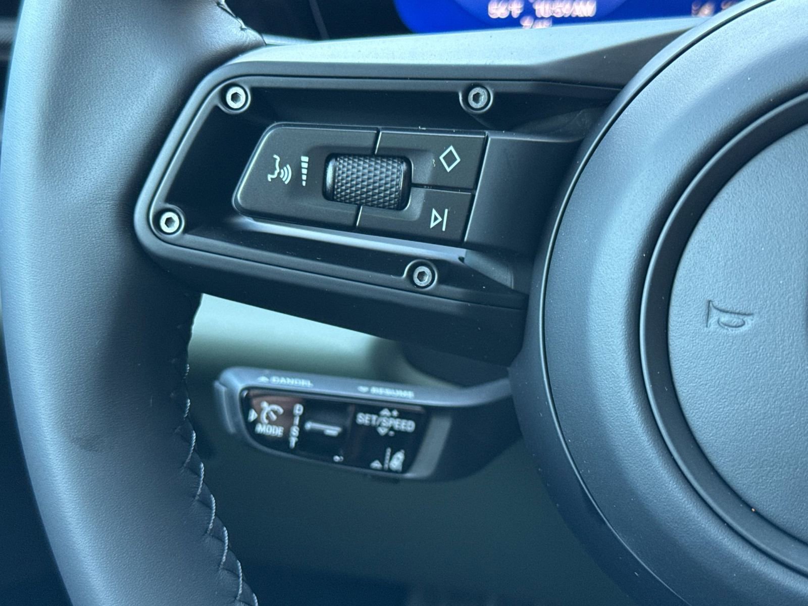 New 2025 Porsche Macan Electric image 28