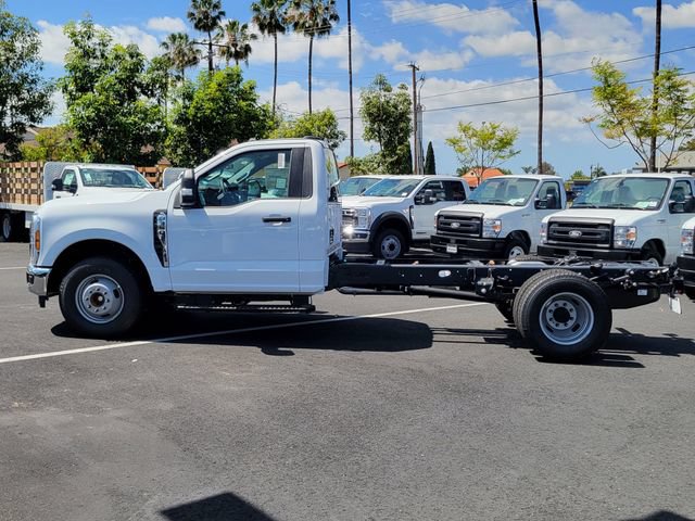 New 2026 Ford F350 XL w/ XL Chrome Package RWD image 21