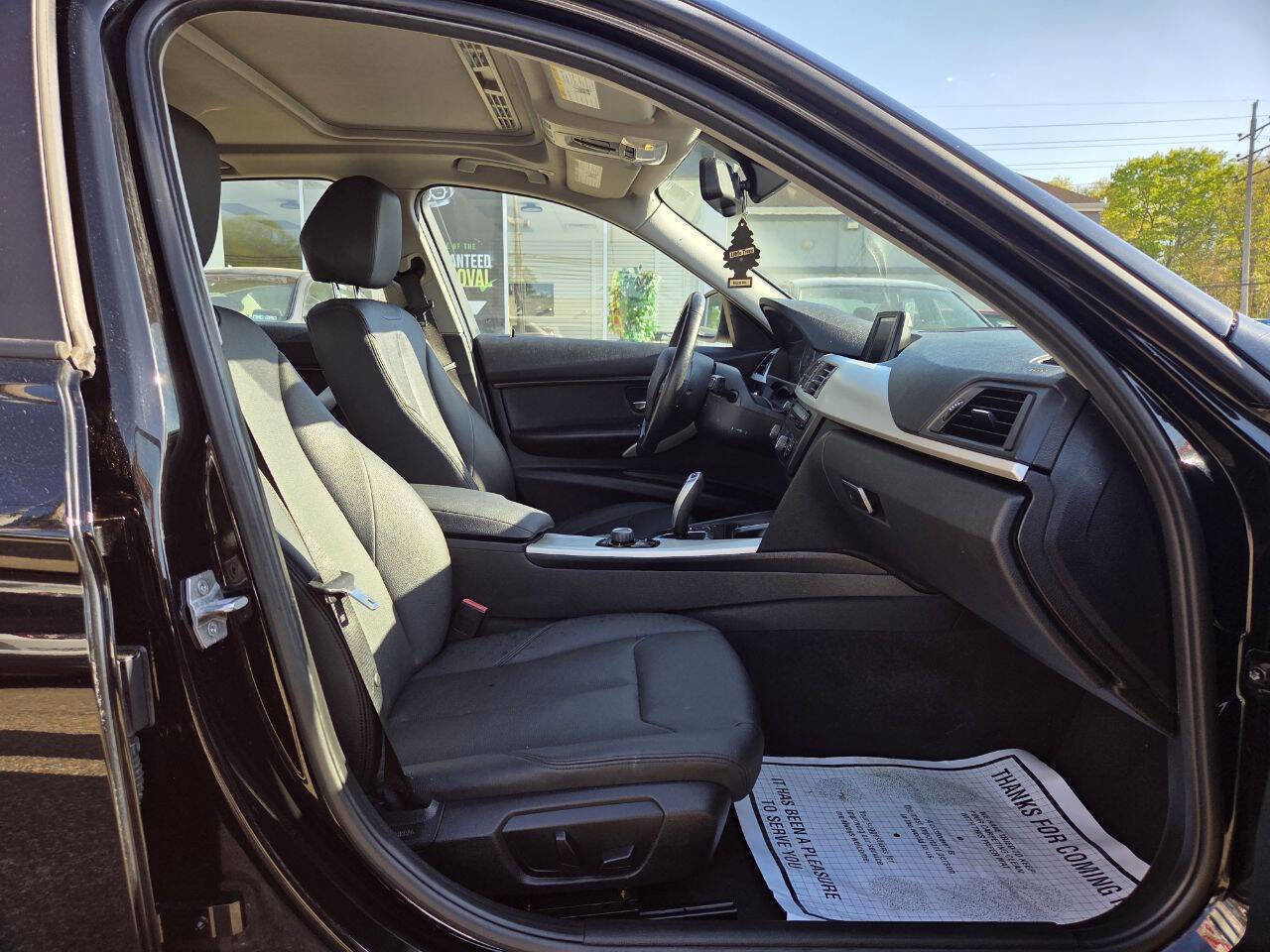 Used 2015 BMW 320i Sedan RWD image 19
