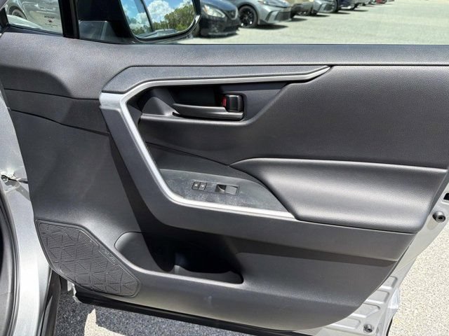 Certified 2025 Toyota RAV4 LE AWD/4WD image 14