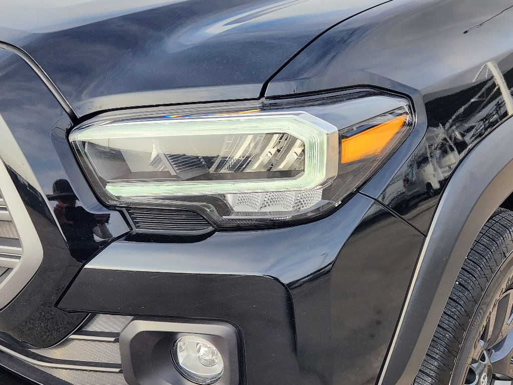 Used 2023 Toyota Tacoma TRD Off-Road w/ Technology Package image 8