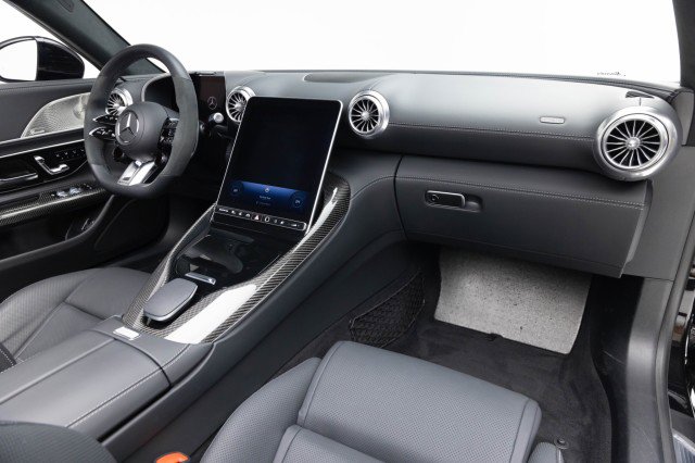 Used 2022 Mercedes-Benz SL 63 AMG 4MATIC image 2