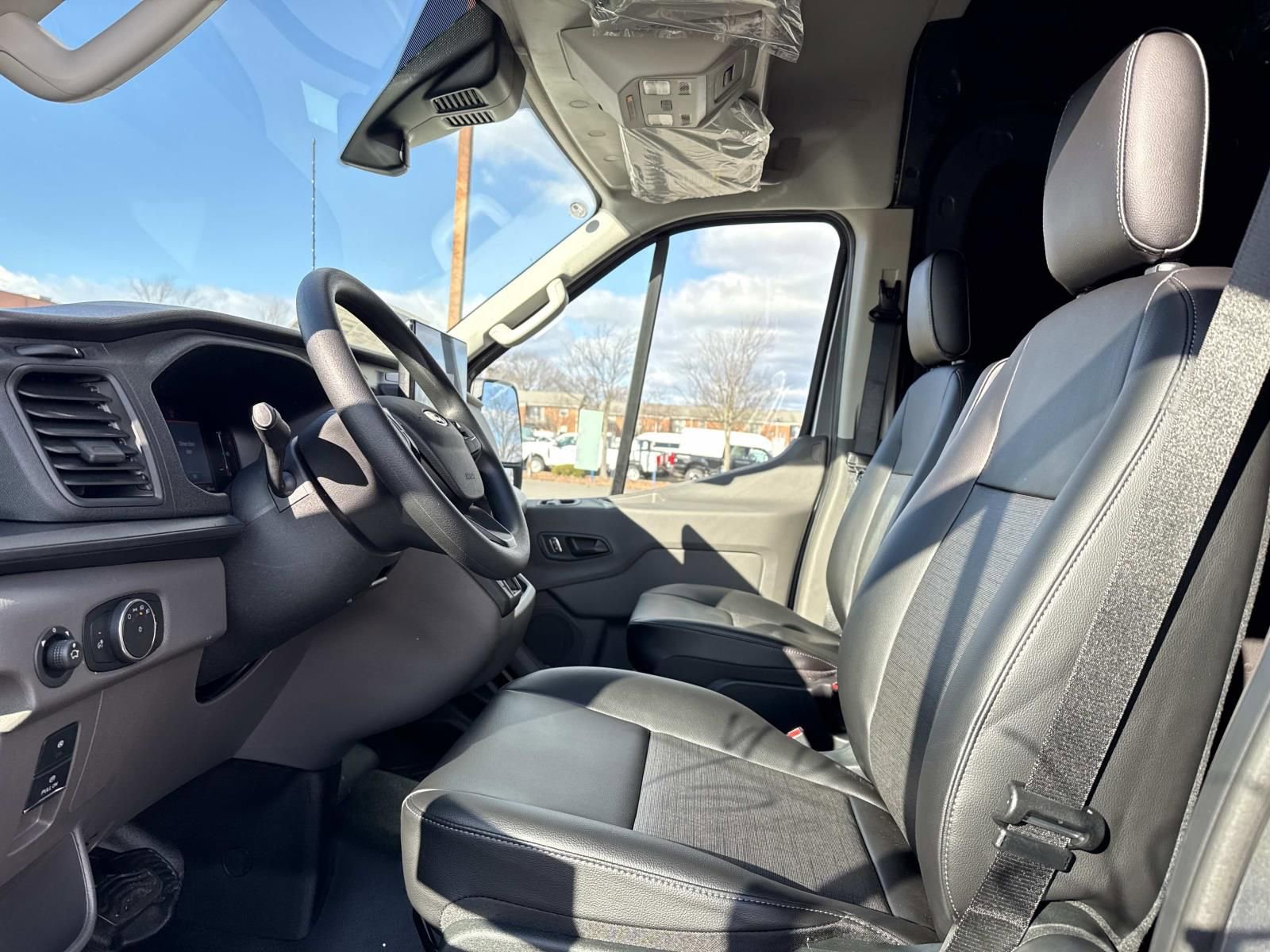 New 2026 Ford Transit 250 148 Medium Roof w/ Load Area Protection Package image 10