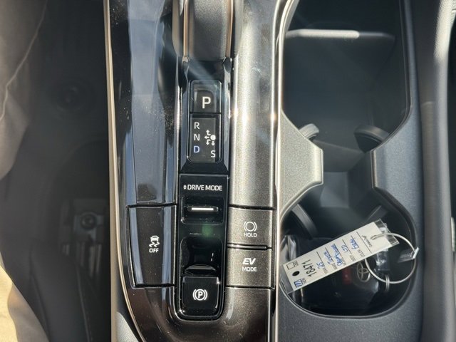 New 2025 Toyota Crown Signia image 32