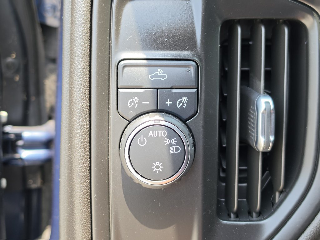 Used 2022 Chevrolet Silverado 1500 Custom RWD image 25