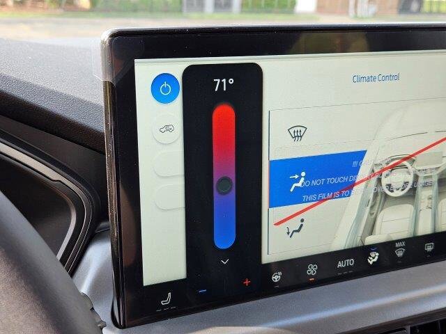 New 2024 Ford Escape SE FWD image 25