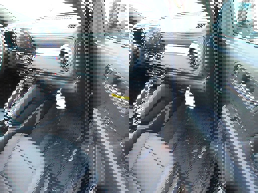 New 2026 Chevrolet Colorado LT w/ LT Convenience Package AWD/4WD image 18