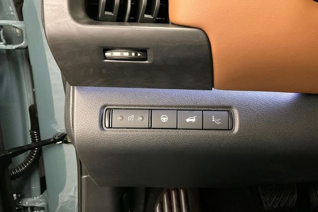 New 2026 Nissan Pathfinder Platinum image 32