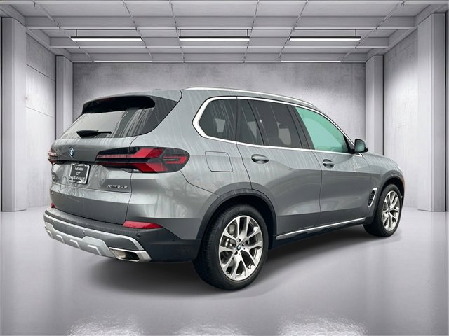 Used 2025 BMW X5 xDrive50e w/ Premium Package image 3