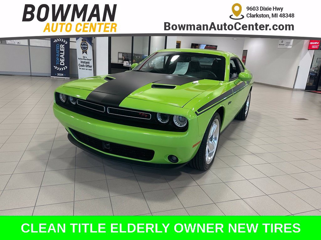 Used 2015 Dodge Challenger R/T Plus RWD image 1