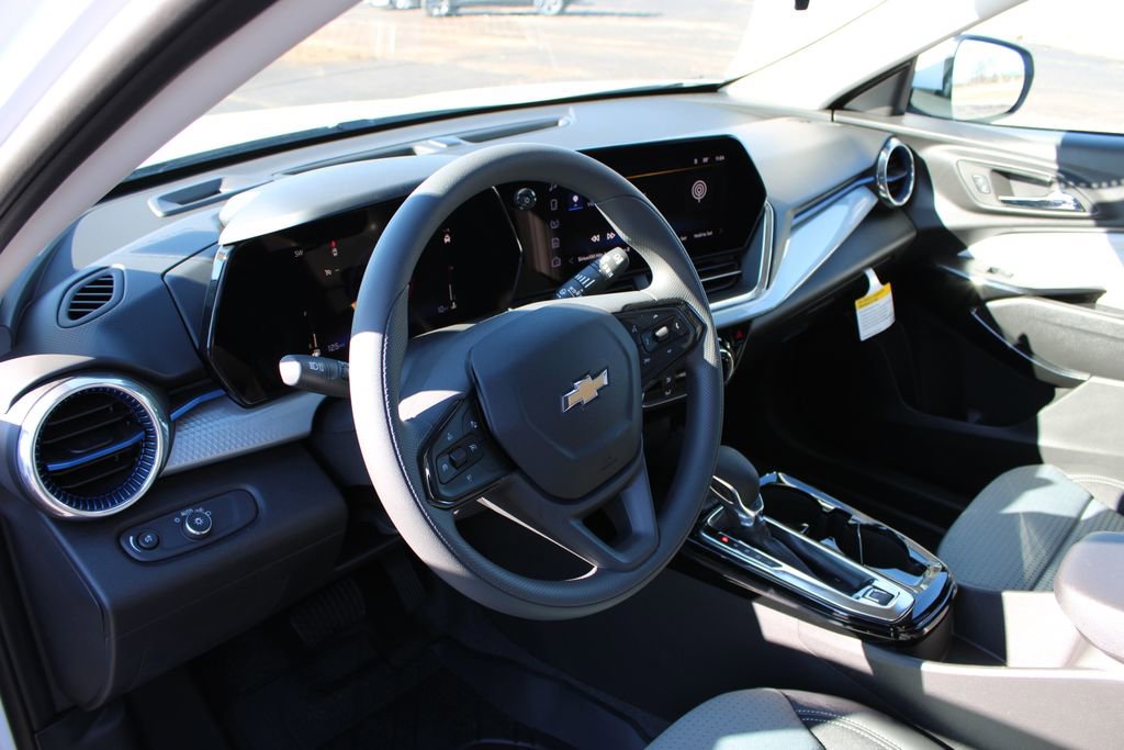 New 2026 Chevrolet Trax LT w/ Sunroof Package image 21