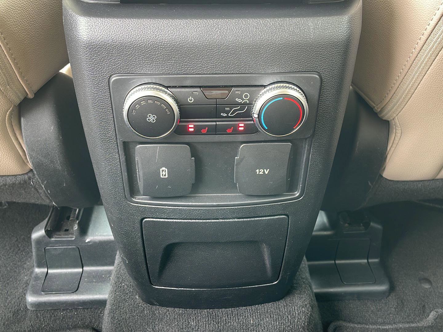 Used 2023 Ford Explorer Limited image 11