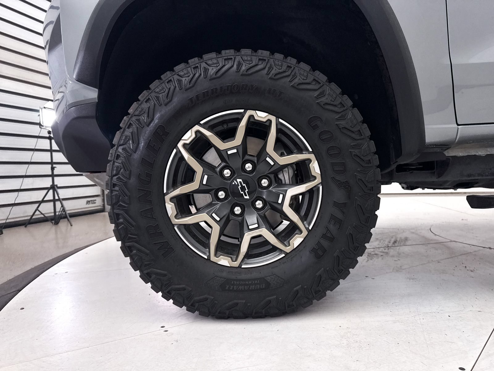 Used 2024 Chevrolet Colorado ZR2 w/ ZR2 Convenience Package III AWD/4WD image 16