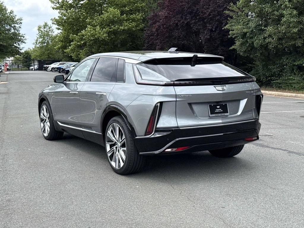 Certified 2025 Cadillac Lyriq Luxury w/ LPO, Floor Liner Package AWD/4WD image 23