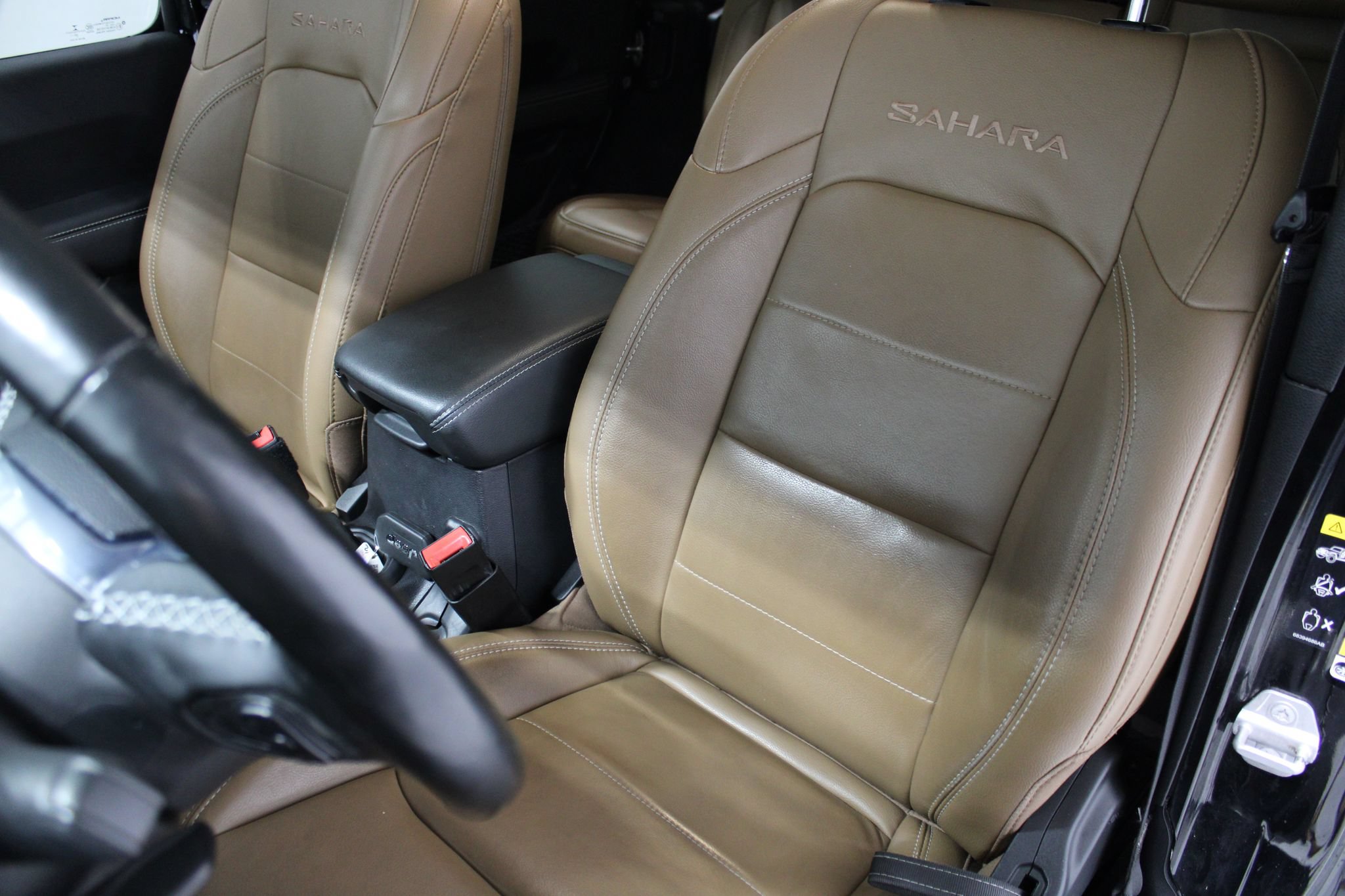 Used 2021 Jeep Wrangler Unlimited Sahara AWD/4WD image 15