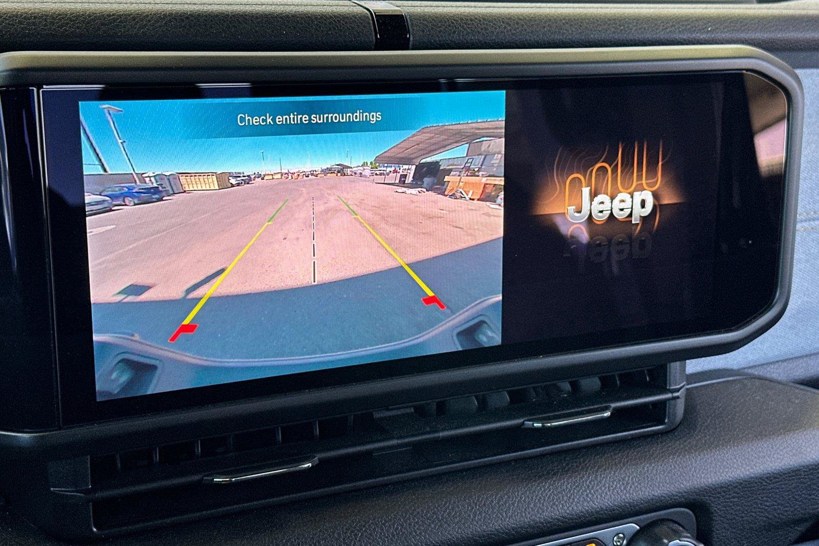 Certified 2025 Jeep Gladiator Sport AWD/4WD image 17