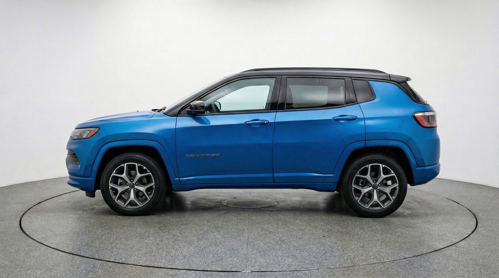 Used 2025 Jeep Compass Limited image 5
