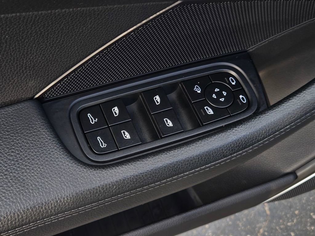 Used 2023 Porsche Panamera Platinum Edition image 15