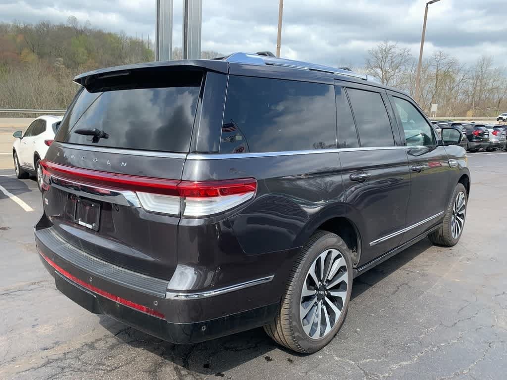Used 2024 Lincoln Navigator Reserve AWD/4WD image 5