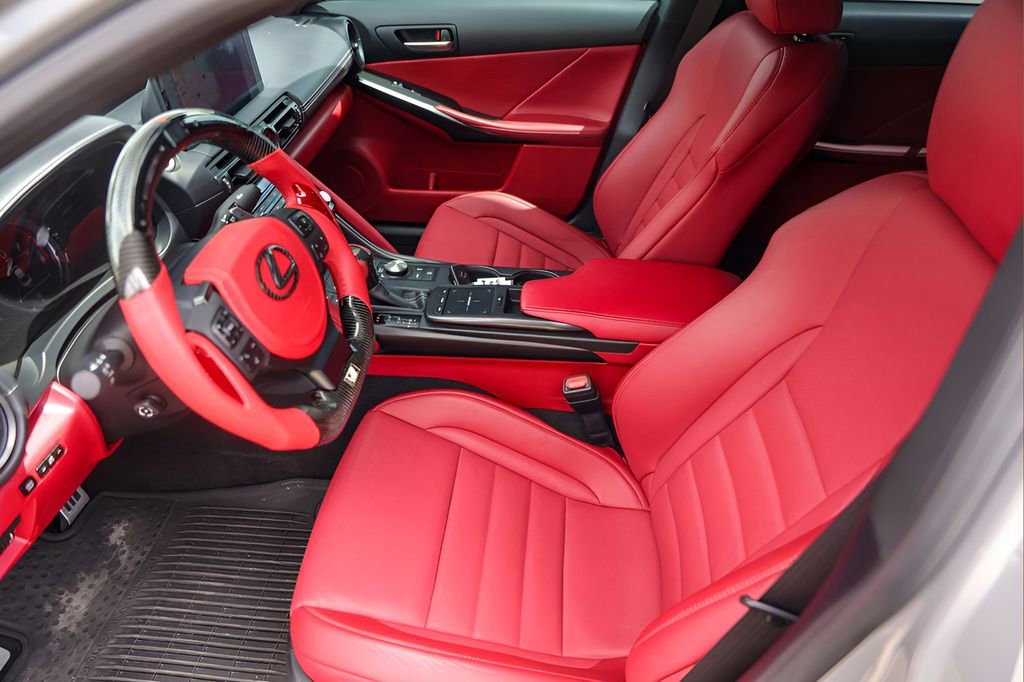 Used 2025 Lexus IS 500 w/ Accessory Package image 9