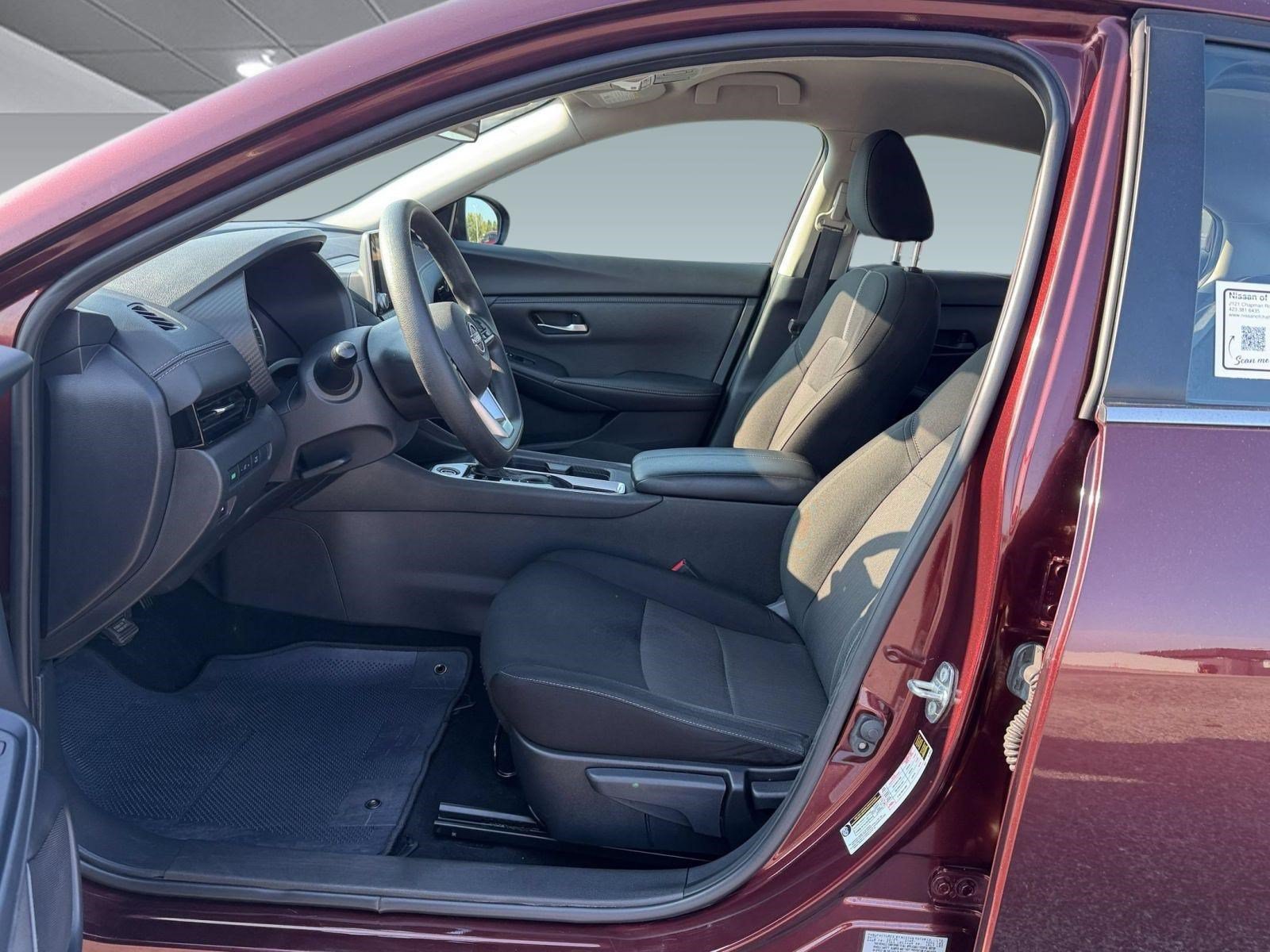 Used 2025 Nissan Sentra SV FWD image 9
