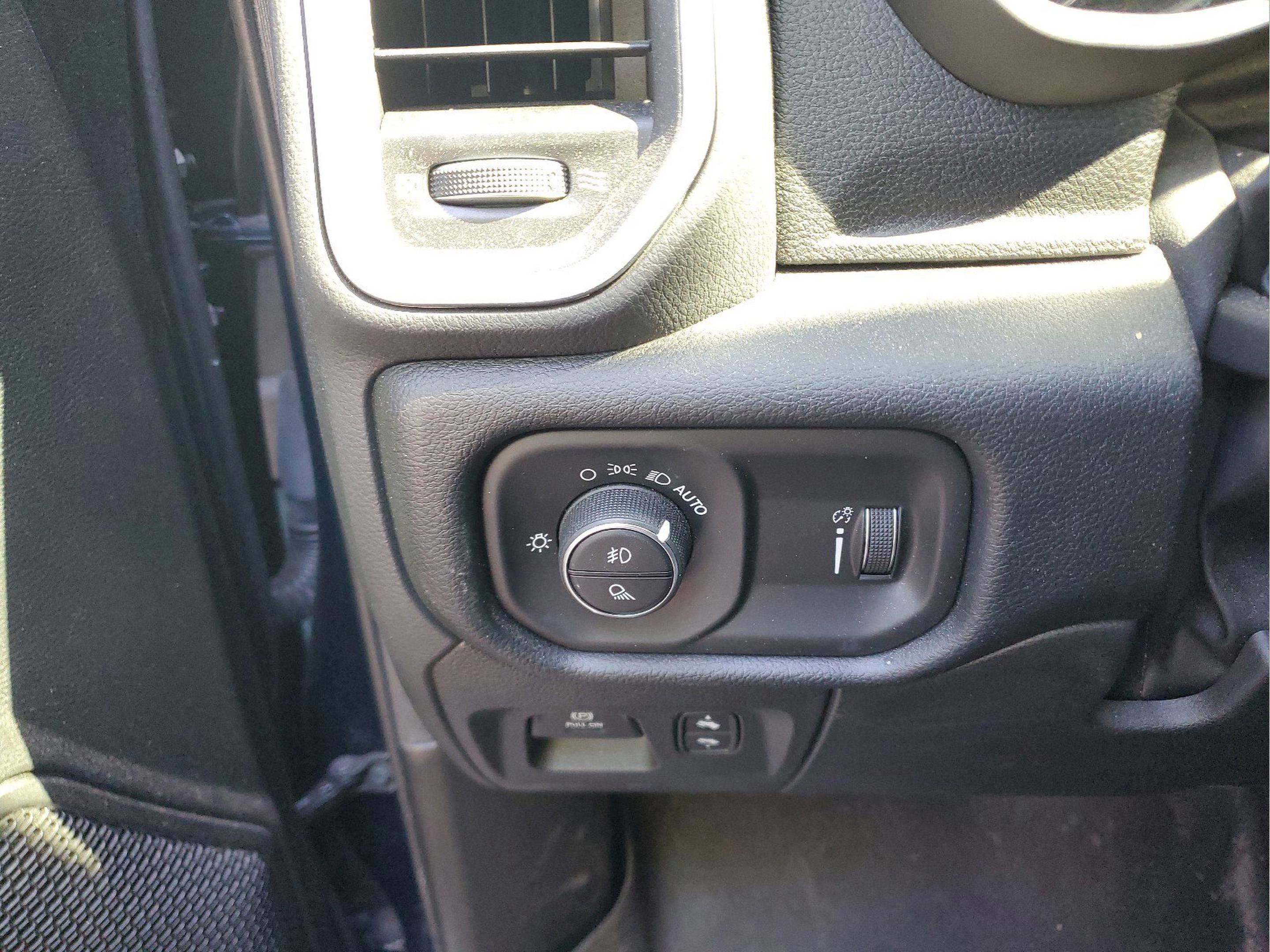 Certified 2022 RAM 1500 Big Horn RWD image 26