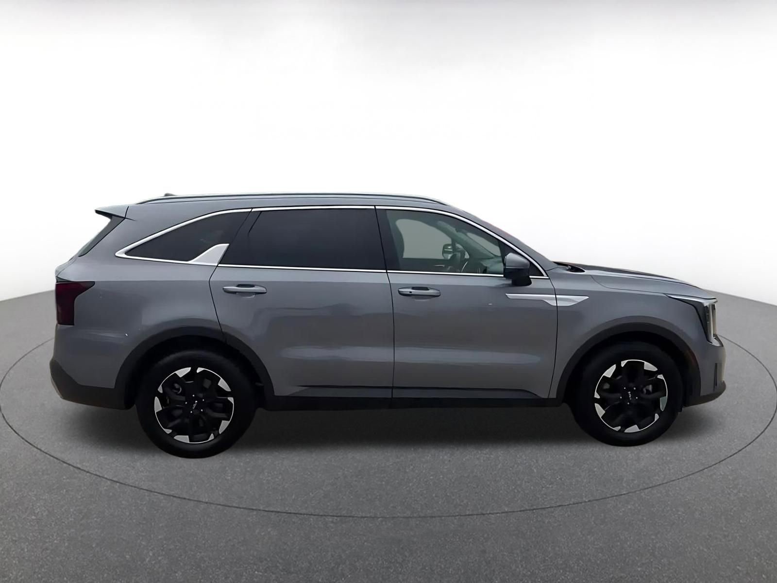 Used 2024 Kia Sorento S FWD image 16