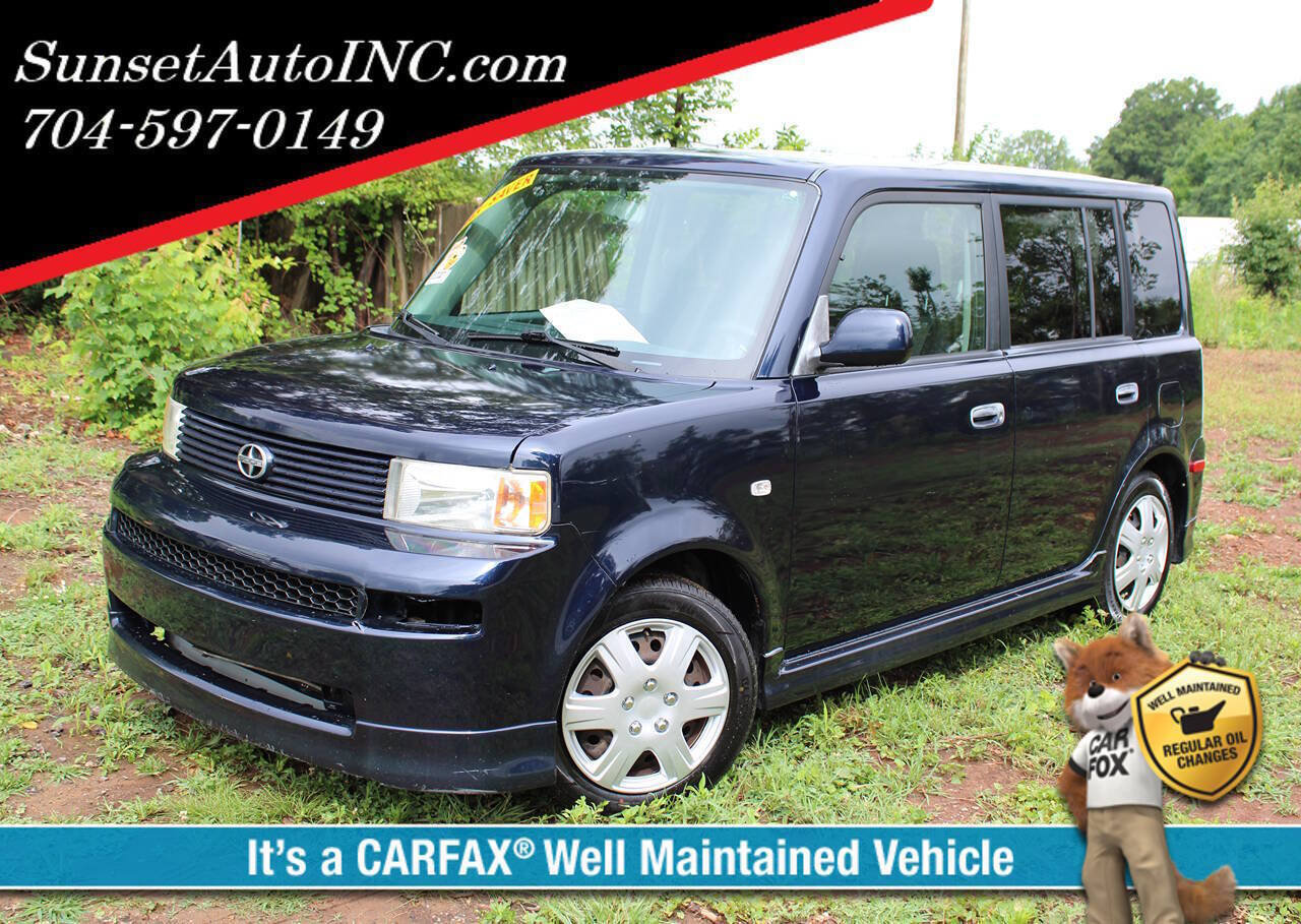 Used 2005 Scion xB FWD image 1