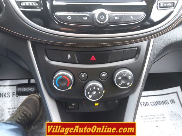 Used 2017 Chevrolet Trax LT w/ LT Convenience Package image 40