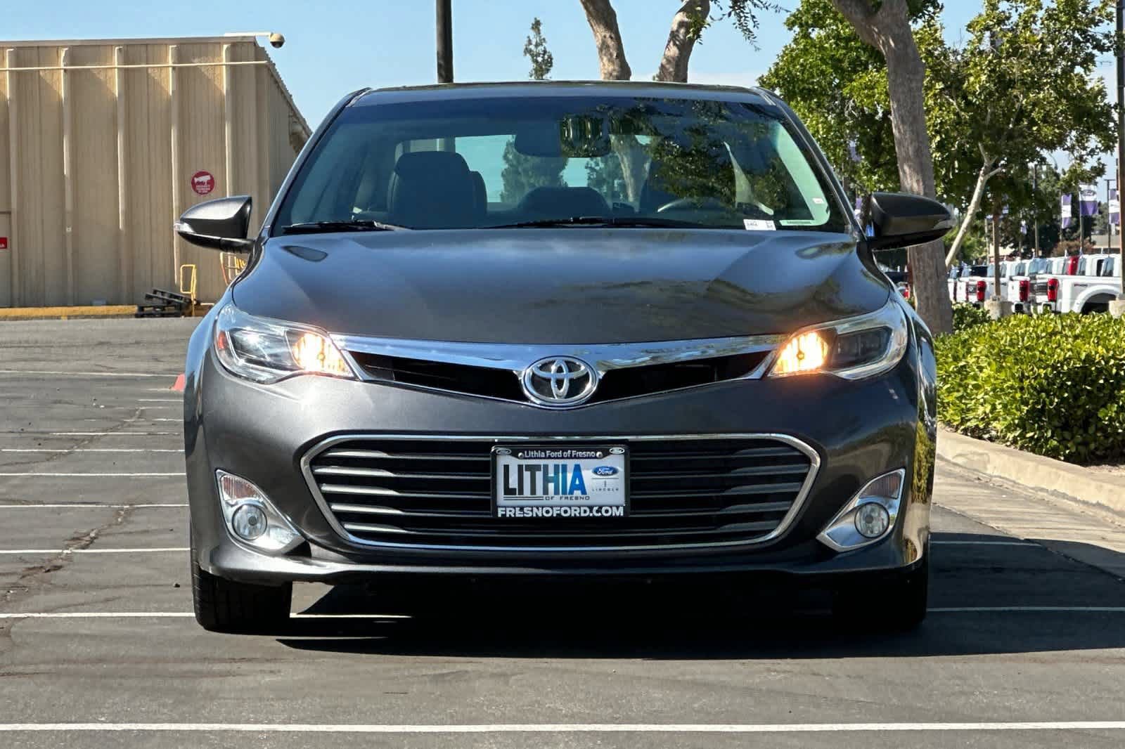 Used 2014 Toyota Avalon XLE Touring FWD image 10