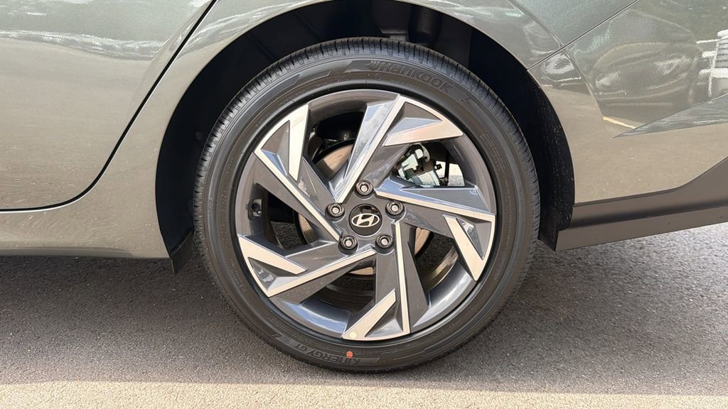 New 2026 Hyundai Elantra Limited image 19