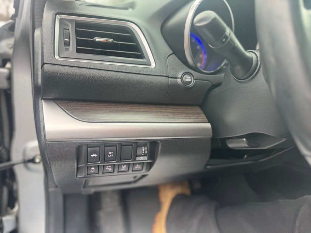 Used 2016 Subaru Legacy 3.6R Limited image 33