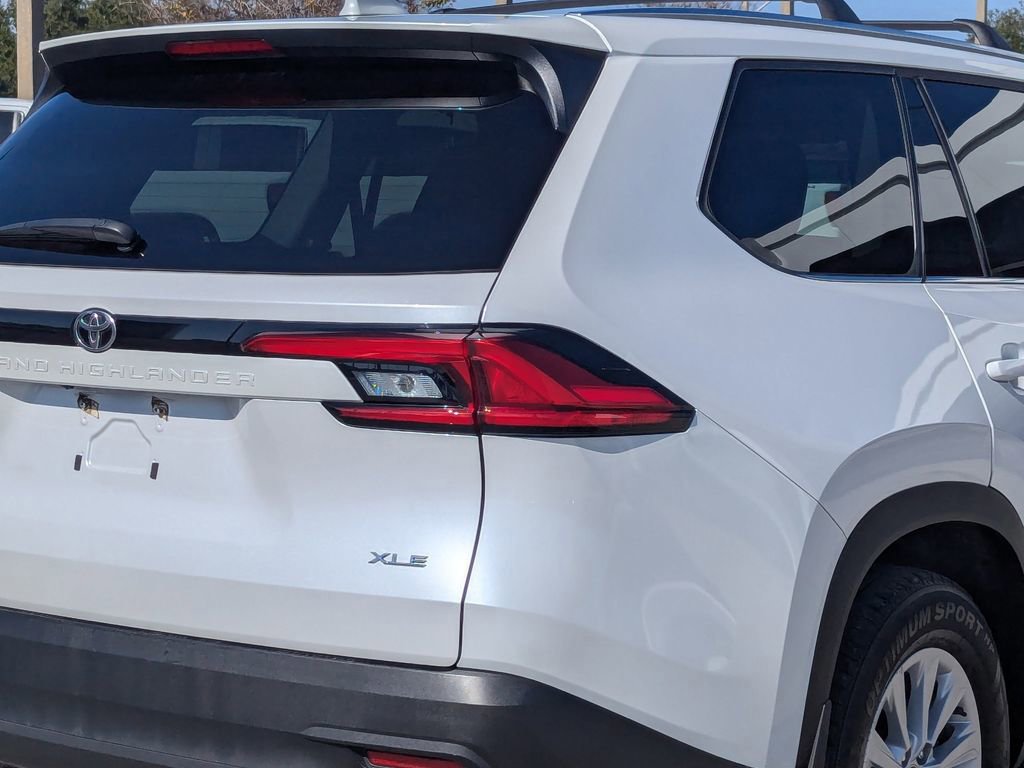 Used 2024 Toyota Grand Highlander XLE image 7