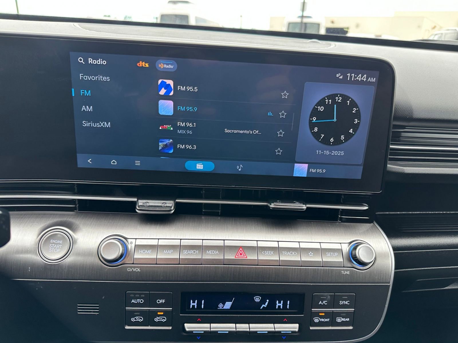 Used 2025 Hyundai Kona SEL image 18