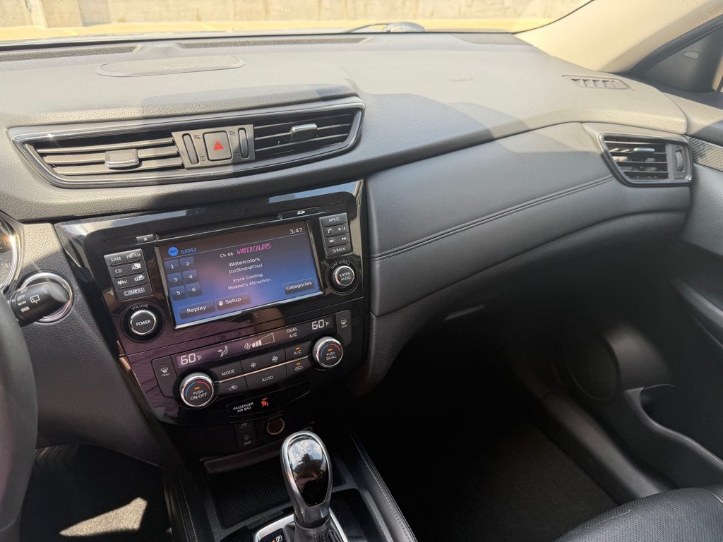 Used 2017 Nissan Rogue SL w/ SL Premium Package AWD/4WD image 17