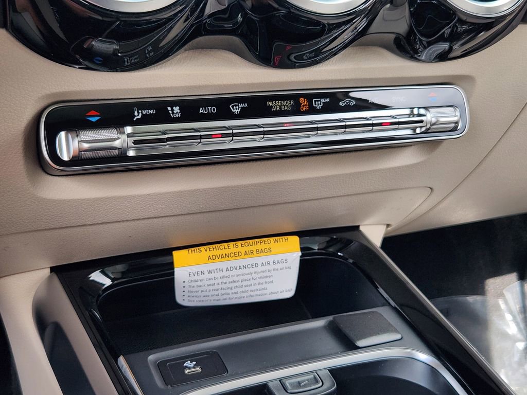 New 2026 Mercedes-Benz GLB 250 4MATIC image 18